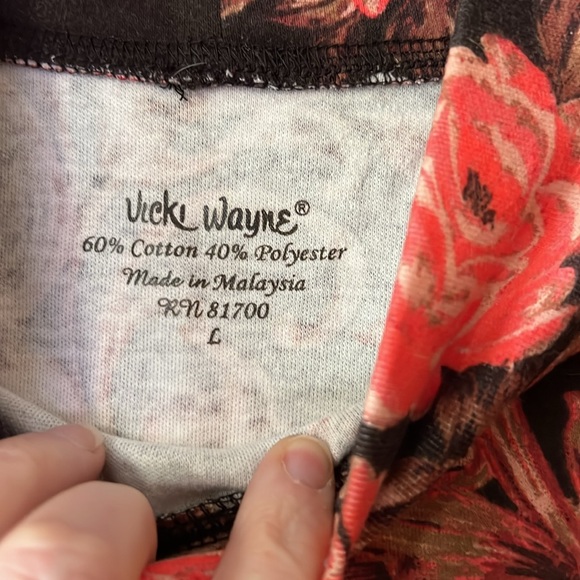 Vicki Wayne Vintage Mock Turtleneck Long Sleeve Brown Coral Tan Floral Top - Picture 2 of 4